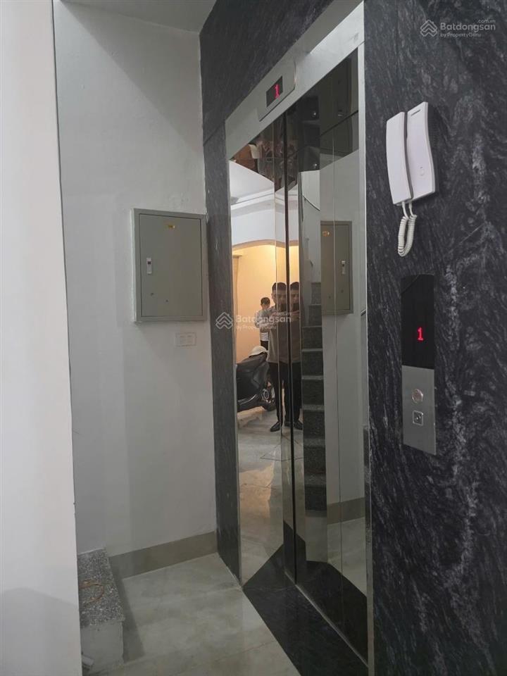 Chdv lõi kim mã  10m ra ô tô  thang máy  5 că hộ khép kín , nhà mới 40m x6t