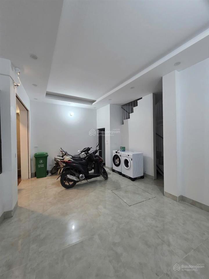 Chdv lõi kim mã  10m ra ô tô  thang máy  5 că hộ khép kín , nhà mới 40m x6t