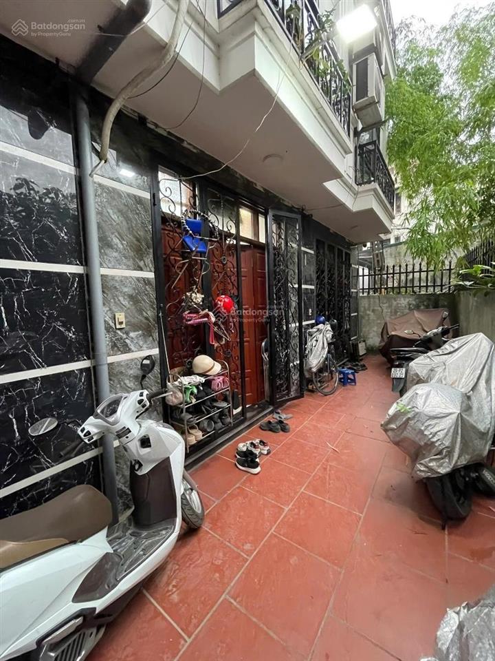 Nhà đẹp hoàng hoa thám, ngõ nông, thông ra chợ vĩnh phúc, dân trí cao, nhà dân xây 35m2 x6t
