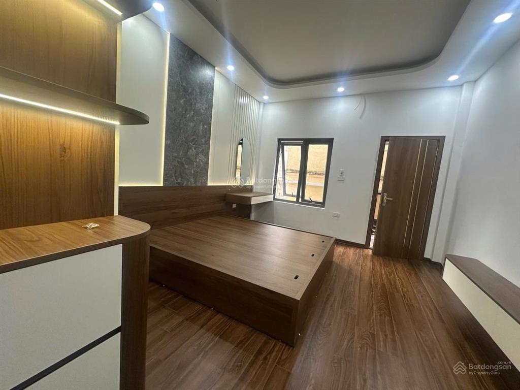Giá tốt ! nhà thụy khê , ngõ thông, cách hồ tây 100m,ko quy hoạch, nhà mới ,full nội thất 30mx 5t