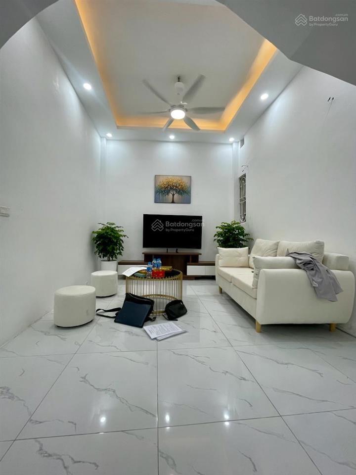 Giá tốt ! nhà thụy khê , ngõ thông, cách hồ tây 100m,ko quy hoạch, nhà mới ,full nội thất 30mx 5t