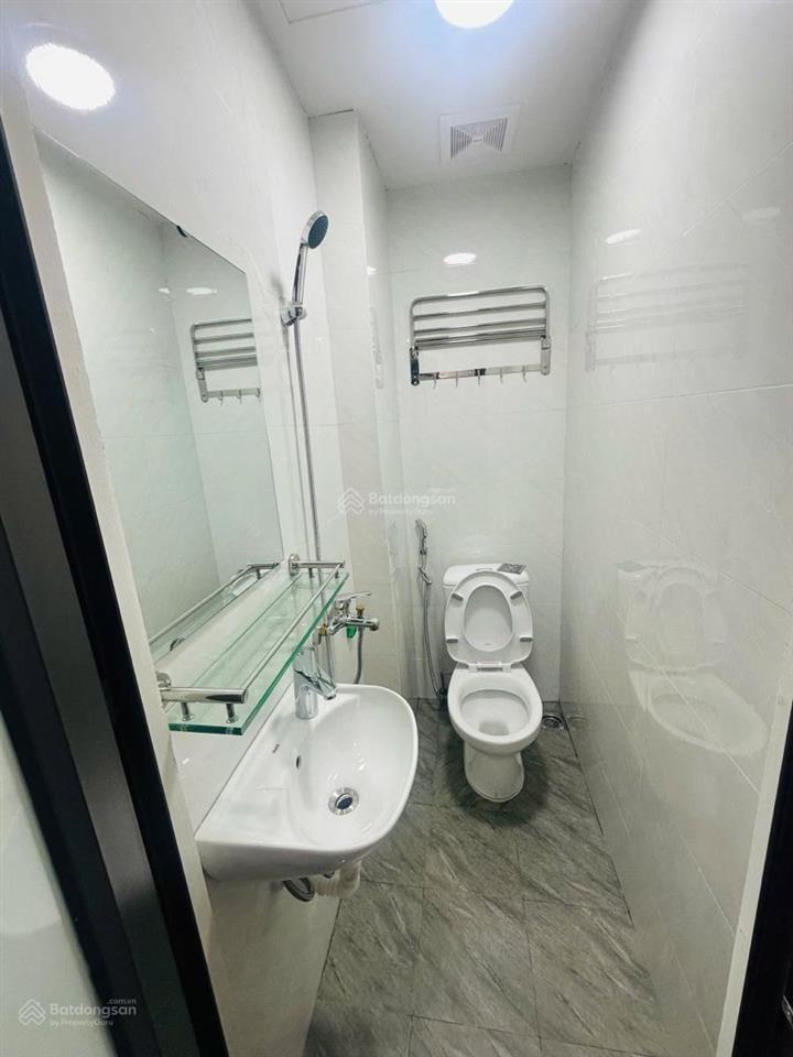 Giá tốt ! nhà thụy khê , ngõ thông, cách hồ tây 100m,ko quy hoạch, nhà mới ,full nội thất 30mx 5t