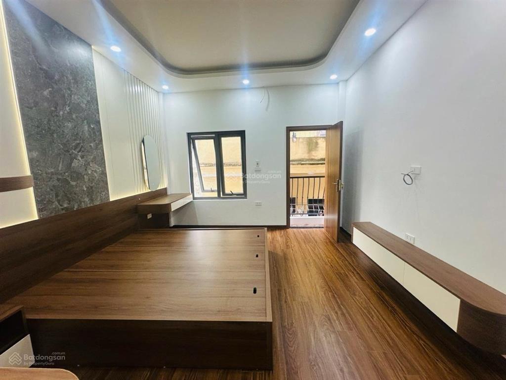 Giá tốt ! nhà thụy khê , ngõ thông, cách hồ tây 100m,ko quy hoạch, nhà mới ,full nội thất 30mx 5t