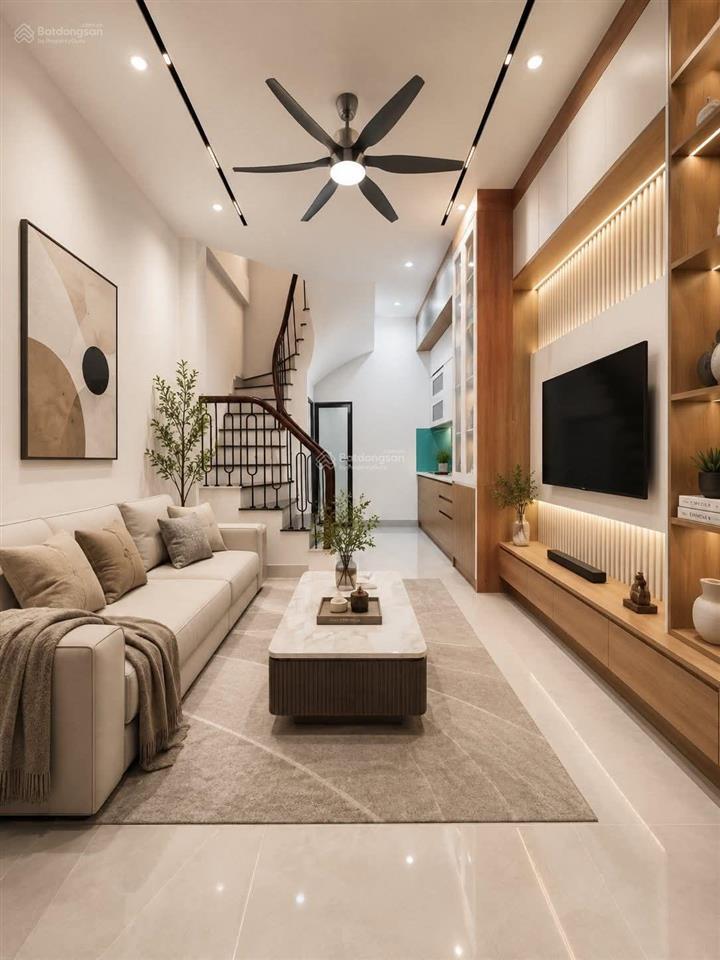 Nhà đẹp lạc long quân, ngõ thông xe ba gác tránh, ô tô to cách nhà 50m, nhà xây đẹp 4t x 30m2