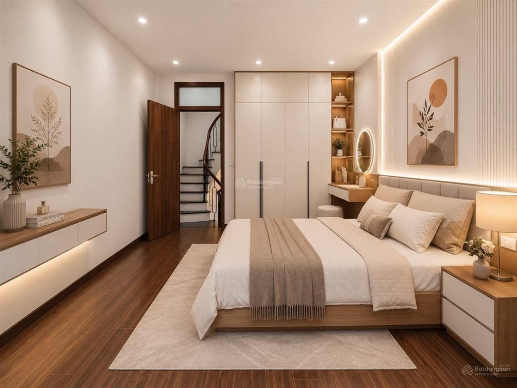 Nhà đẹp lạc long quân, ngõ thông xe ba gác tránh, ô tô to cách nhà 50m, nhà xây đẹp 4t x 30m2