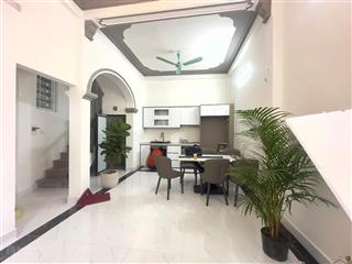 Lô góc hiếm ! nhà hoàng hoa thám,ngõ thông, ô tô đỗ cửa, kinh doanh, nhà mới 38mx4t