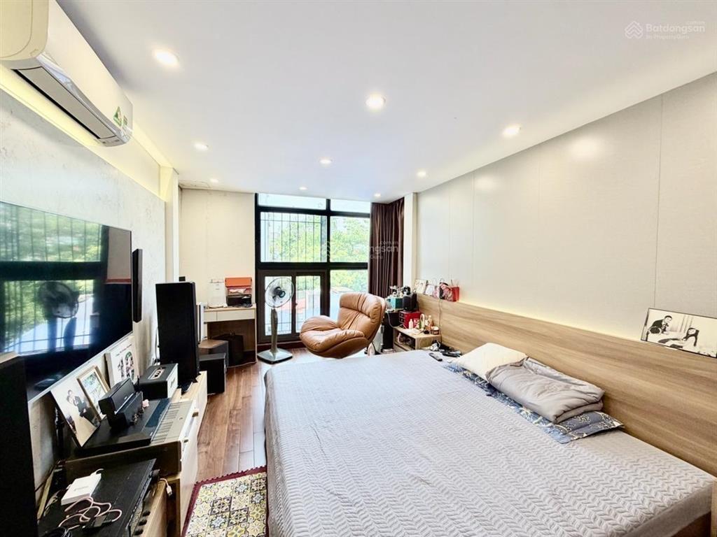 Nhà đẹp đội cấn, ngõ thông, xe ba gác , nội thất cao cấp , lắp được thang máy , về ở ngay 46mx5t