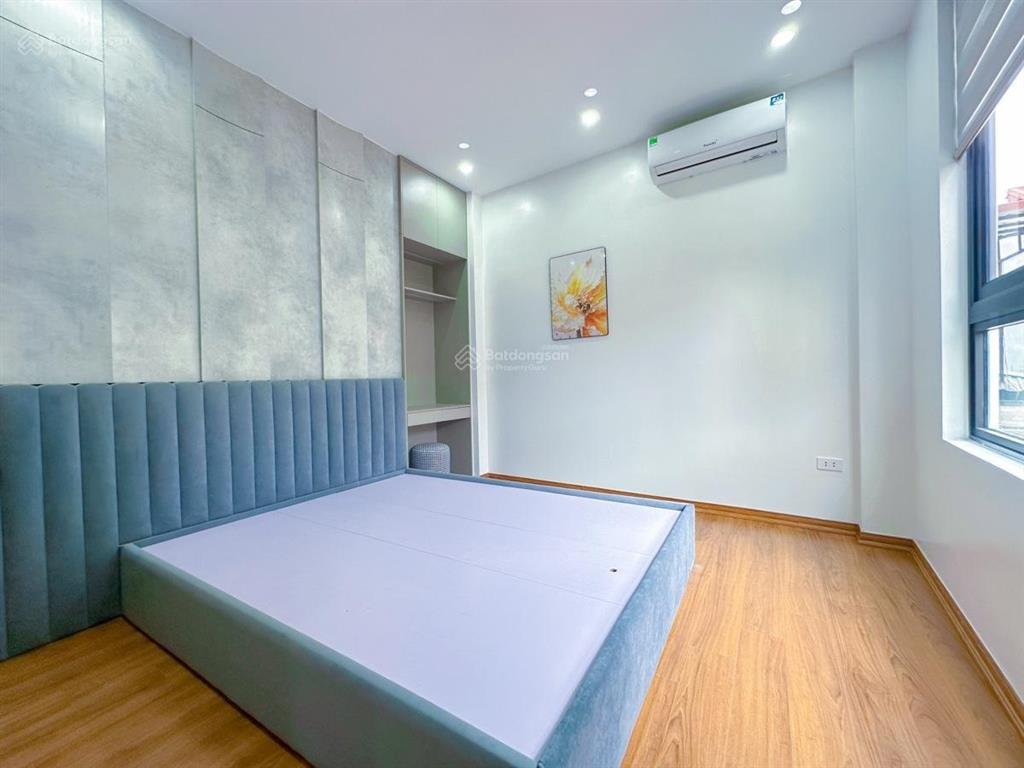 Đội cấn, nhà đẹp, ngõ ba gác, cách phố 50m, thang máy, có sân để xe, full nội thất, 35m2 x 6t