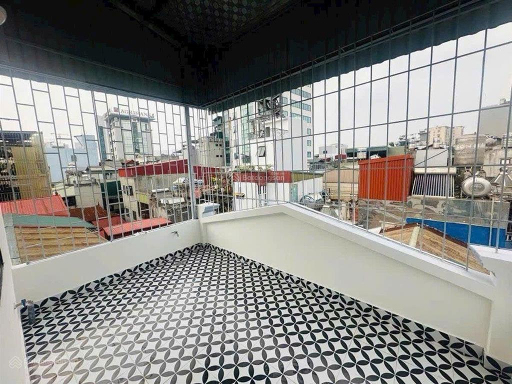 Nhà mới lạc long quân, ngõ thông , oto cách nhà 100m , full nội thất 30mx5t , xách vali về ở ngay