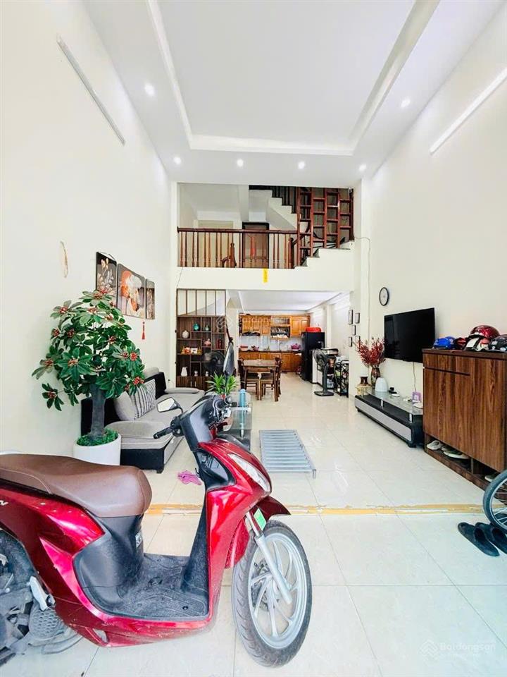 Nhà đẹp đội cấn. ngõ nông, vf3 đỗ cửa, thông tứ tung, dân xây thoáng, full nt, sân xe, 48m²*5t