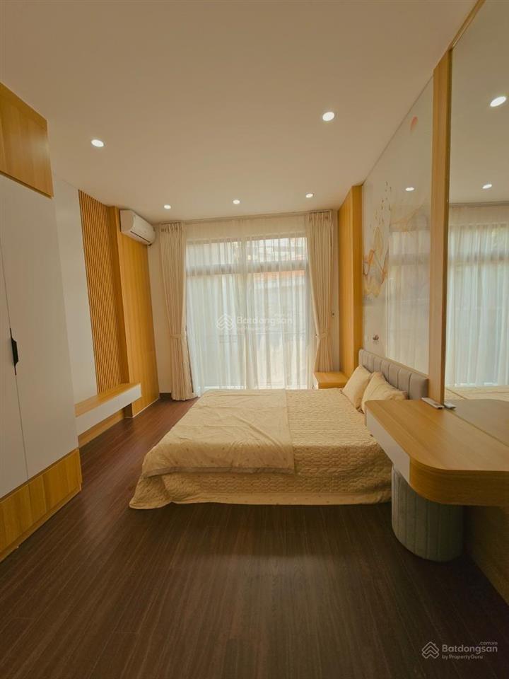 Nhà đẹp lạc long quân, ngõ thông, ô tô con đỗ cửa, nhà mới, full nội thất, nhà xây 4t x 30m2