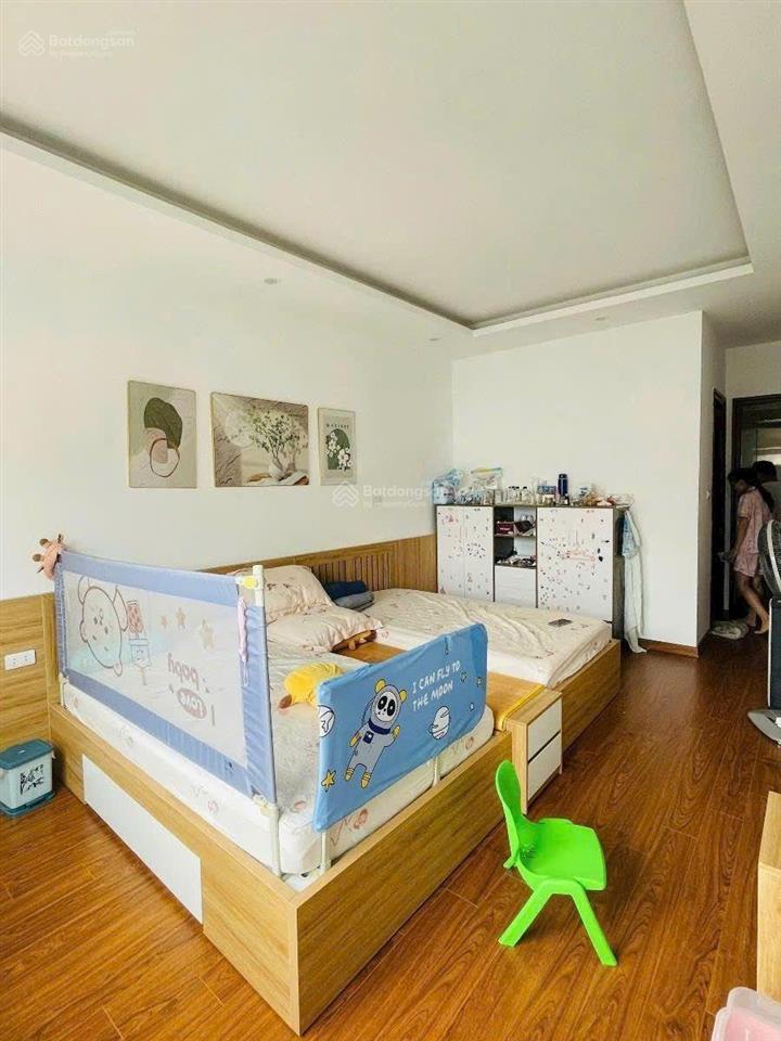 Nhà đẹp ở ngay lạc long quân, ngõ thông thoáng, nhiều tiện ích, thang máy, ở, cho thuê 38m2 x 6t