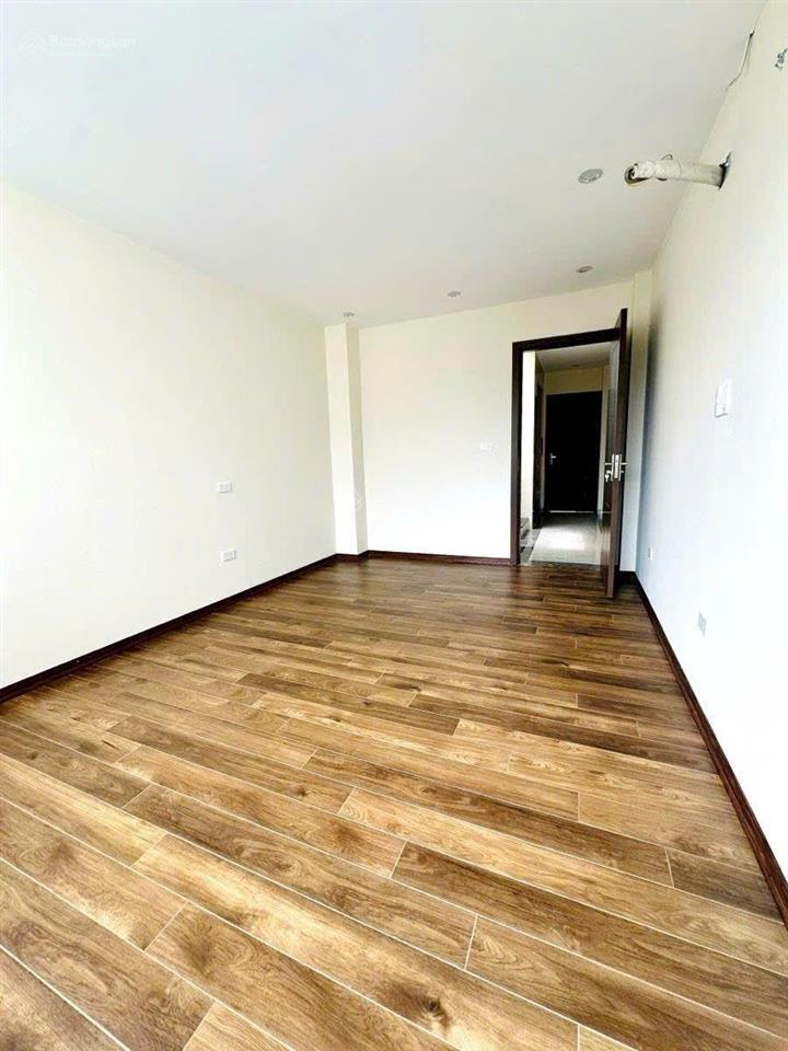 Nhà mới lạc long quân, ô tô cách 10m, ngõ nông thông tứ tung, thang máy 62m² x 6t