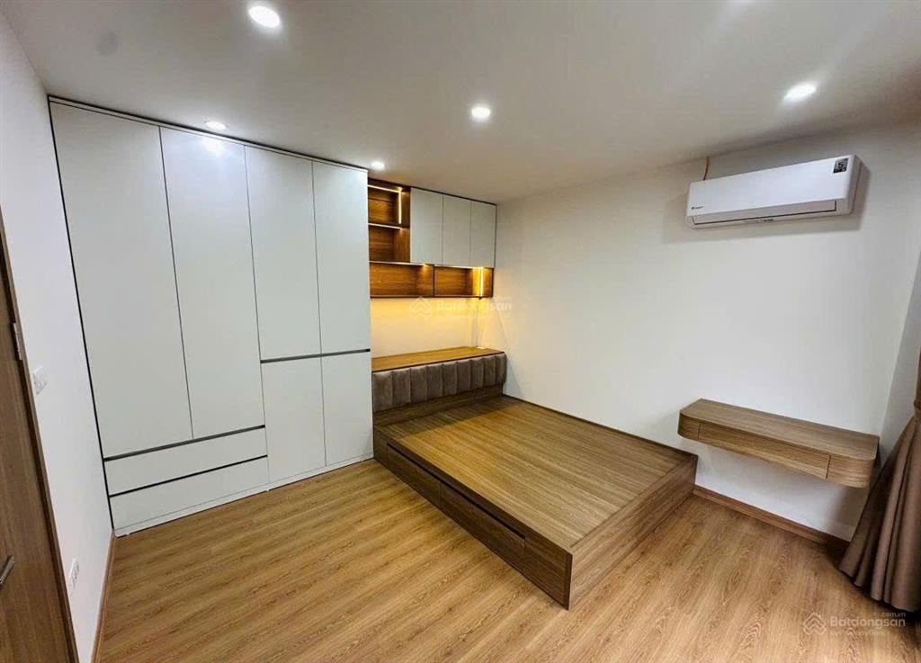 Nhà mới lạc long quân, ô tô cách 10m, ngõ nông thông tứ tung, thang máy 62m² x 6t