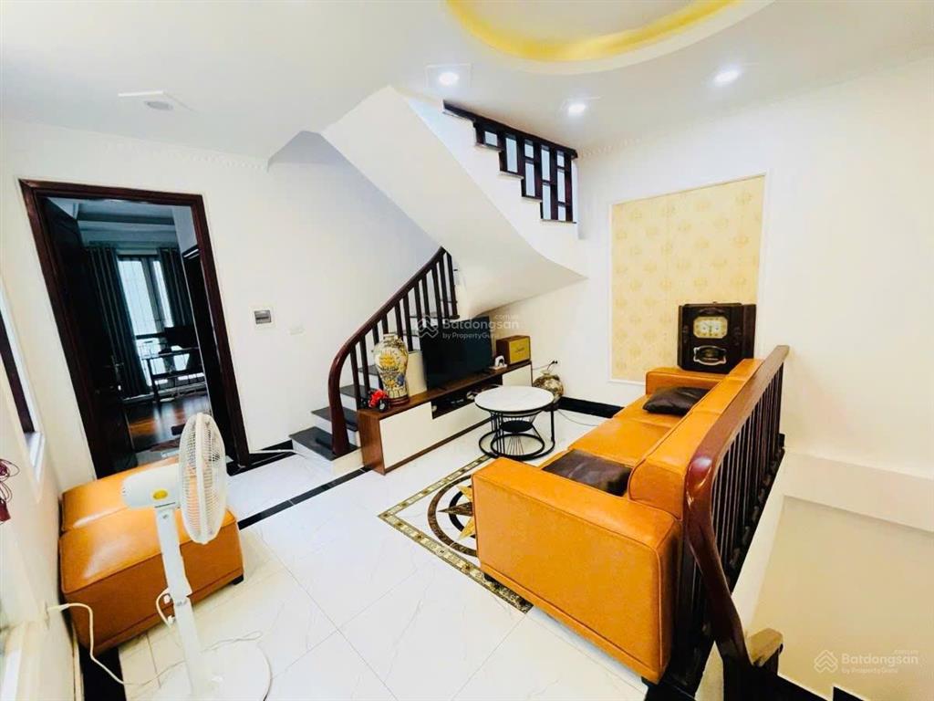Cực hời. nhà đẹp giang văn minh, ngõ ba gác, trước nhà 3m, 50m ra phố, xây thoáng, đủ đồ, 45m2*5t
