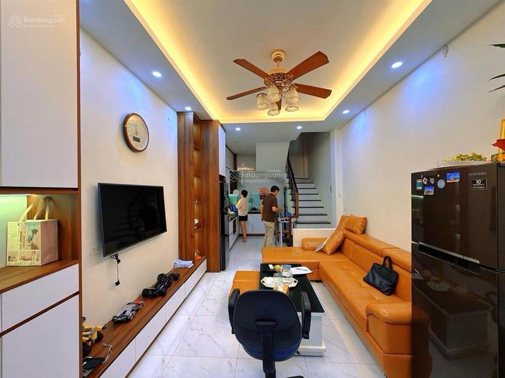 Nhà đẹp lạc long quân! ngõ xe ba gác tránh, ô tô cách 100m, nhà dân xây, đủ công năng 36m x 5t
