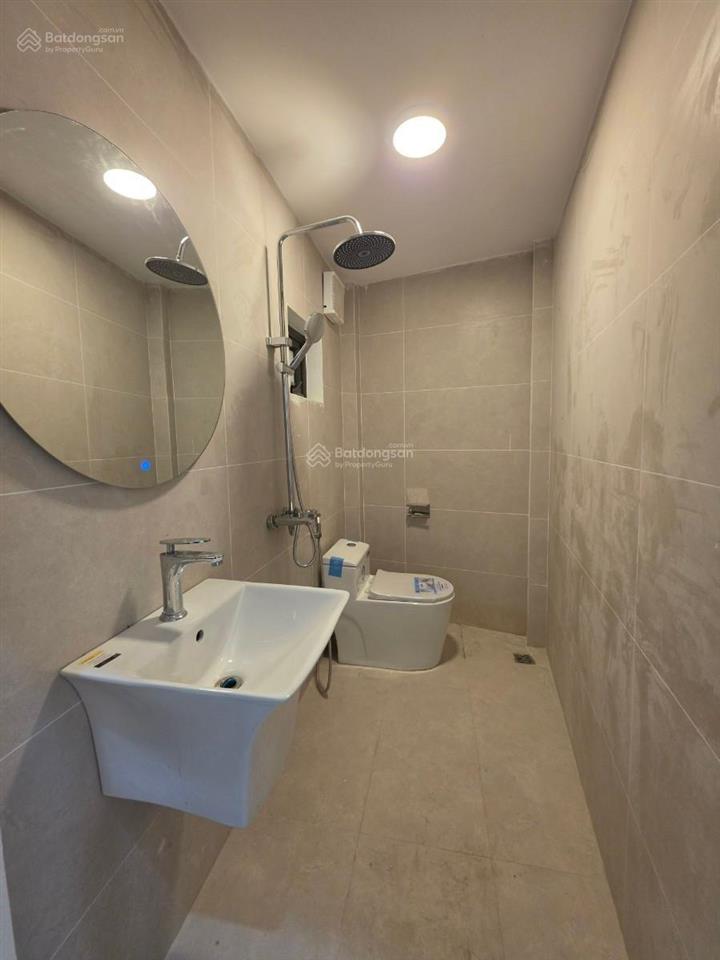 Đội cấn nhà đẹp ở ngay, ngõ ba gác phi, 50m ra phố, nhà dân xây chắc chắn 50m x 4t