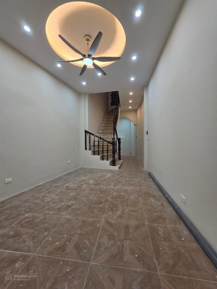 Đội cấn nhà đẹp ở ngay, ngõ ba gác phi, 50m ra phố, nhà dân xây chắc chắn 50m x 4t