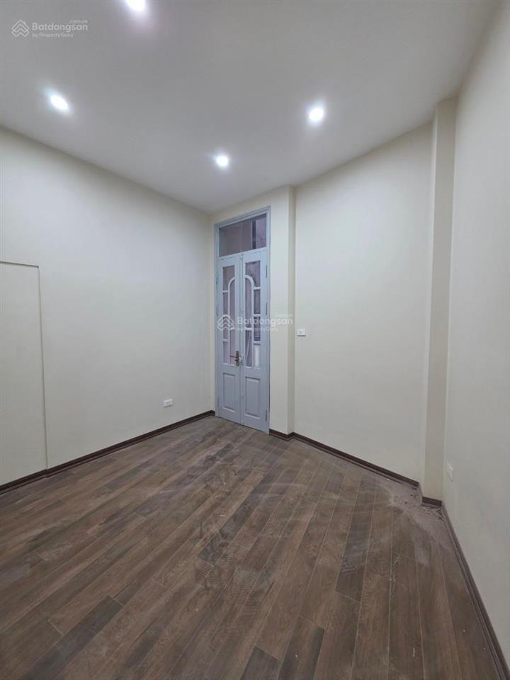 Đội cấn nhà đẹp ở ngay, ngõ ba gác phi, 50m ra phố, nhà dân xây chắc chắn 50m x 4t