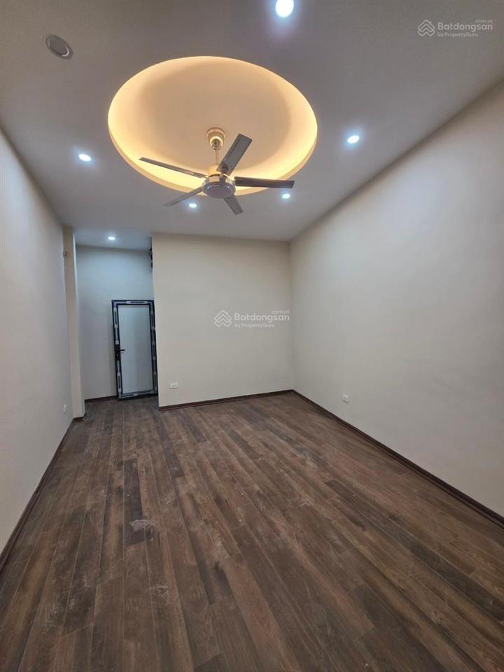 Đội cấn nhà đẹp ở ngay, ngõ ba gác phi, 50m ra phố, nhà dân xây chắc chắn 50m x 4t
