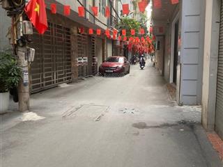 Nhà đẹp lạc long quân, ô tô đỗ cachd 30m , trước nhà thoáng, full nội thất , nhà dân xây 45mx5t