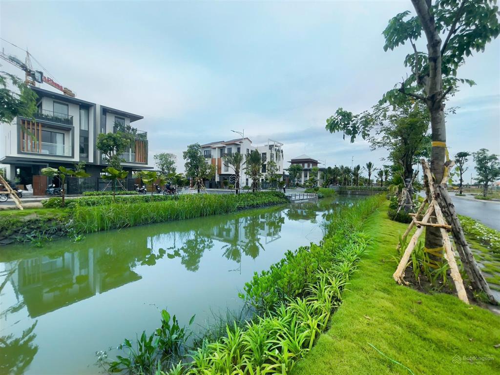 Sở hữu ngay nhà phố 1 trệt 2 lầu 90m2 chỉ 3,9 tỷ ngay trung tâm bến lức,dự án la home, 0933 575 ***