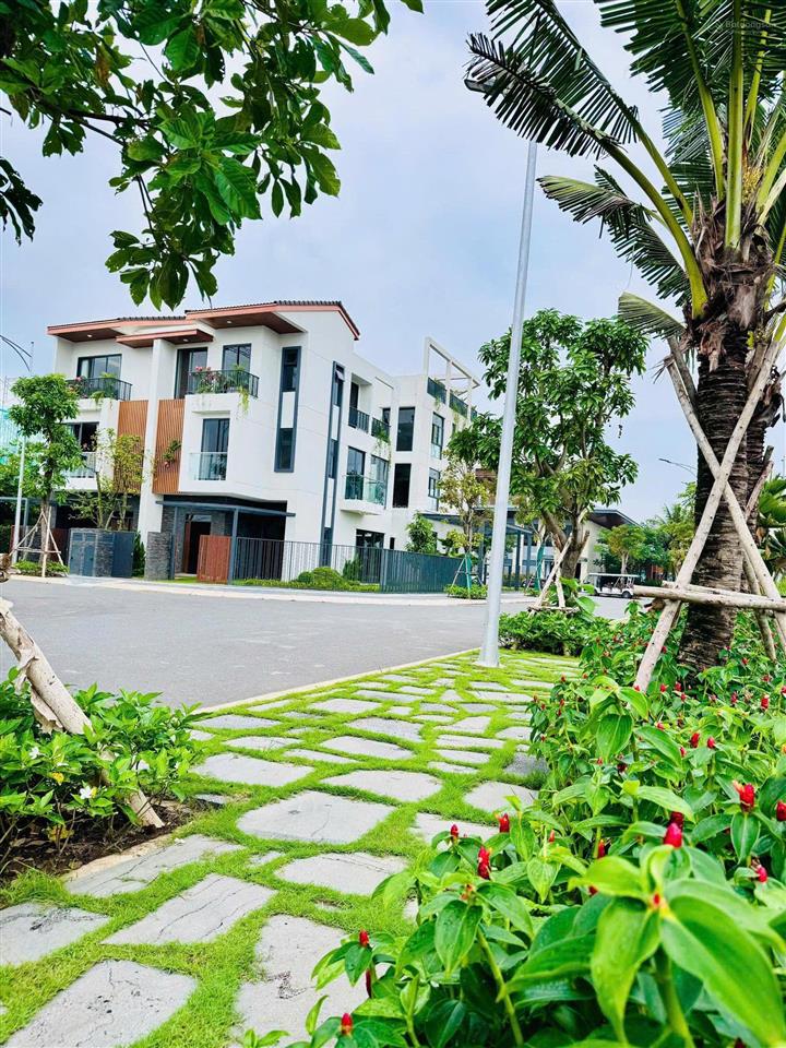 Sở hữu ngay nhà phố 1 trệt 2 lầu 90m2 chỉ 3,9 tỷ ngay trung tâm bến lức,dự án la home, 0933 575 ***