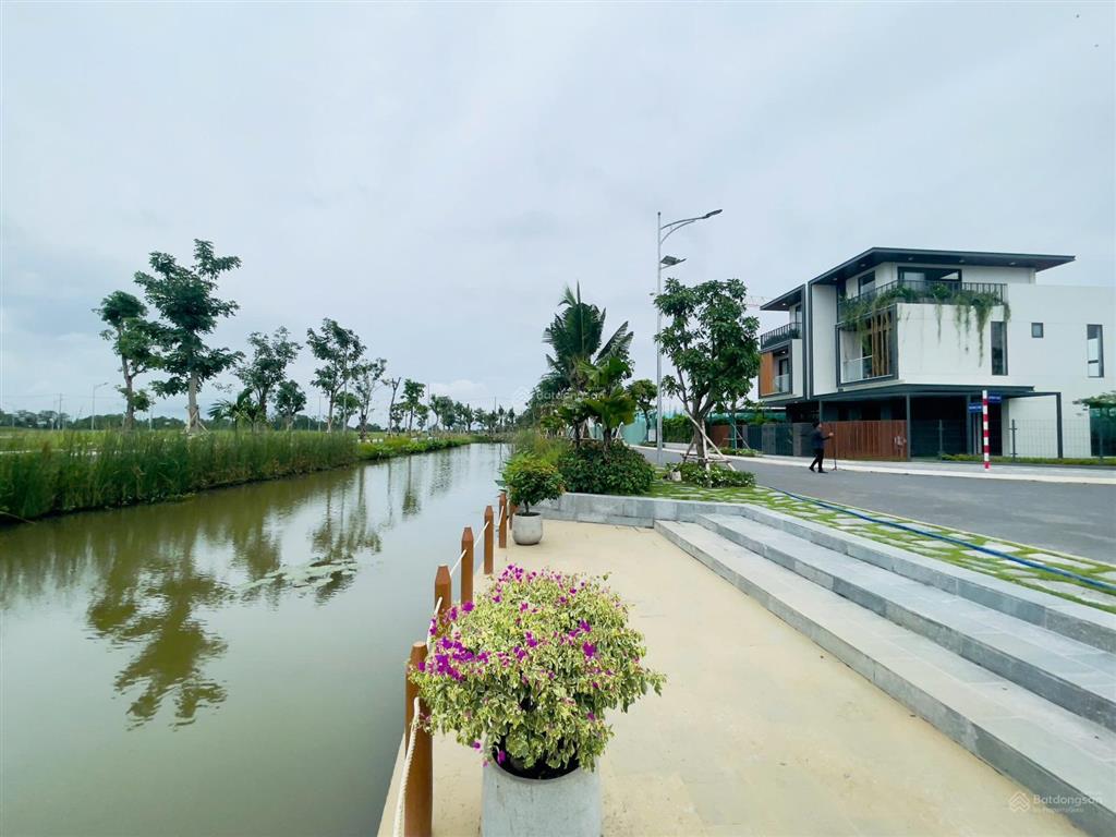 Sở hữu ngay nhà phố 1 trệt 2 lầu 90m2 chỉ 3,9 tỷ ngay trung tâm bến lức,dự án la home, 0933 575 ***