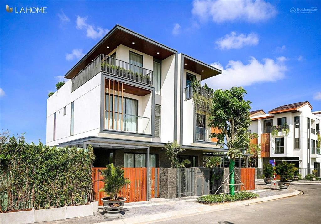 Sở hữu ngay nhà phố 1 trệt 2 lầu 90m2 chỉ 3,9 tỷ ngay trung tâm bến lức,dự án la home, 0933 575 ***