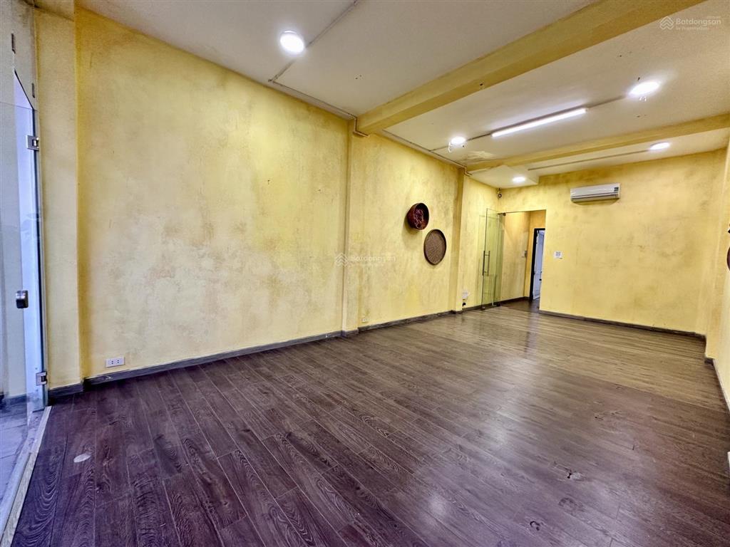 Nhà mặt tiền cho thuê nở hậu kinh doanh