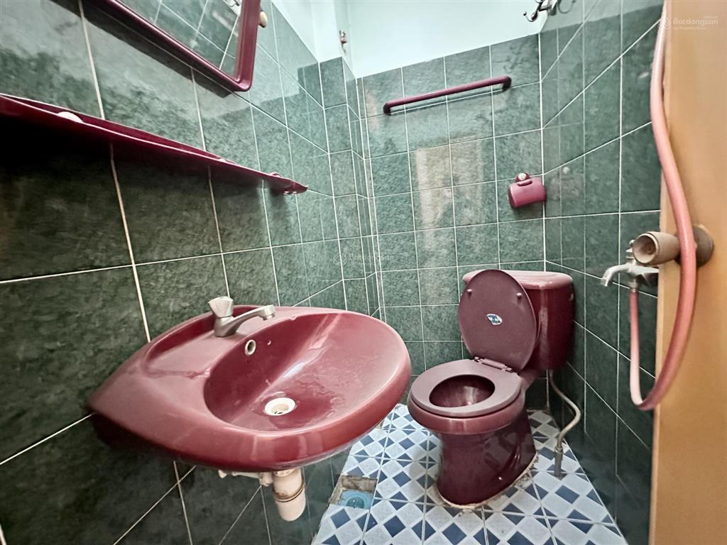 Nhà hẻm xe hơi mới 5pn4vs khép kín