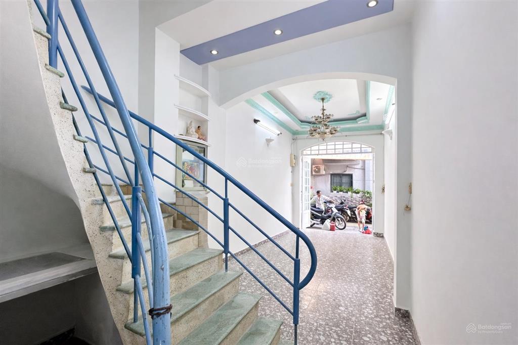 Nhà hẻm xe hơi mới 5pn4vs khép kín