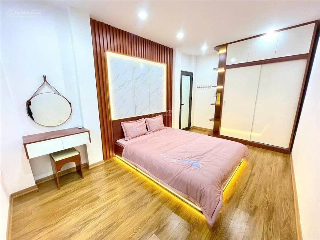 Có 102! căn hộ hoàng quốc việt, nghĩa tân, cầu giấy, 2 thoáng, full nt, 60m*2pn giá 2.x tỷ
