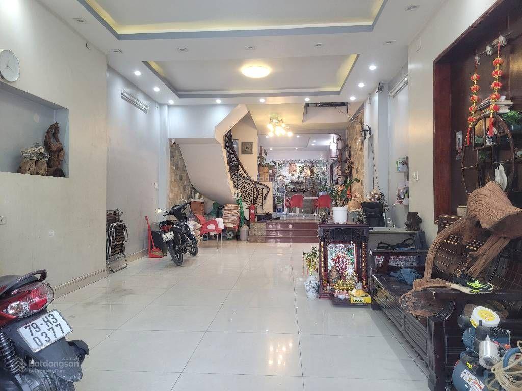 Khu vip tên lửa  mặt tiền kinh doanh 30m đường lề 6m  4 tầng có lỗ gắn thang máy