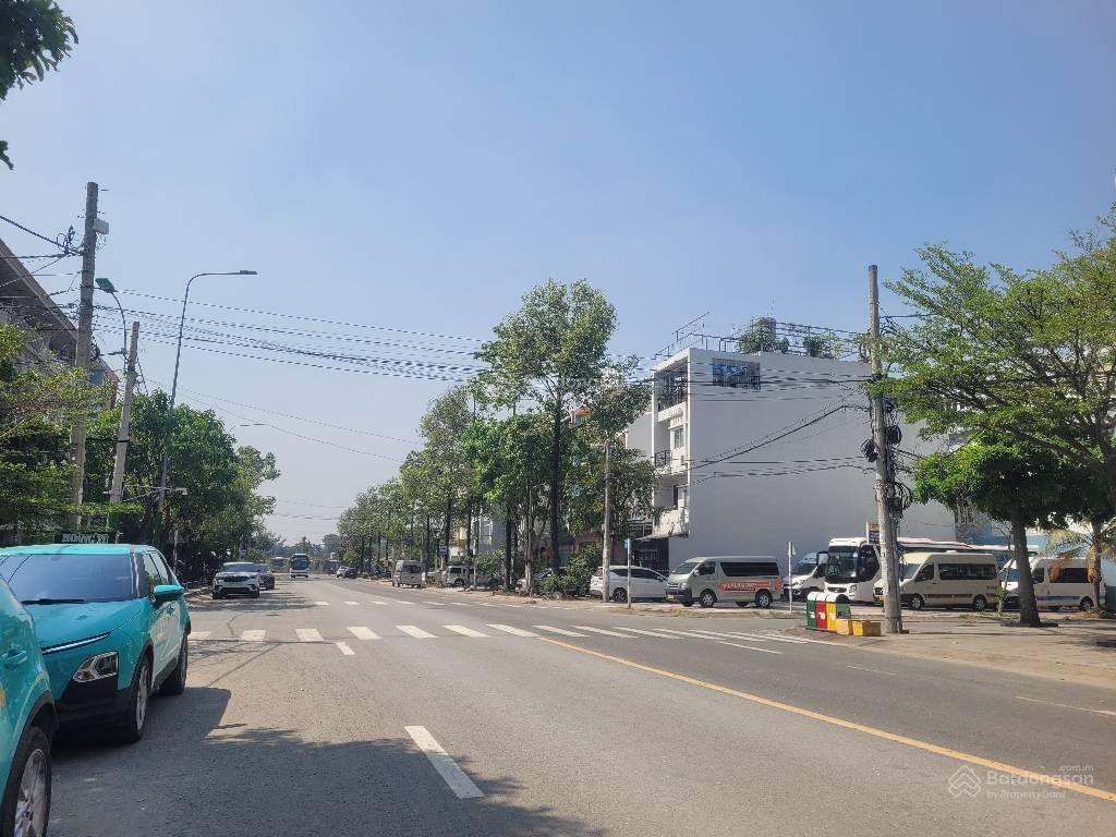 Khu vip tên lửa  mặt tiền kinh doanh 30m đường lề 6m  4 tầng có lỗ gắn thang máy