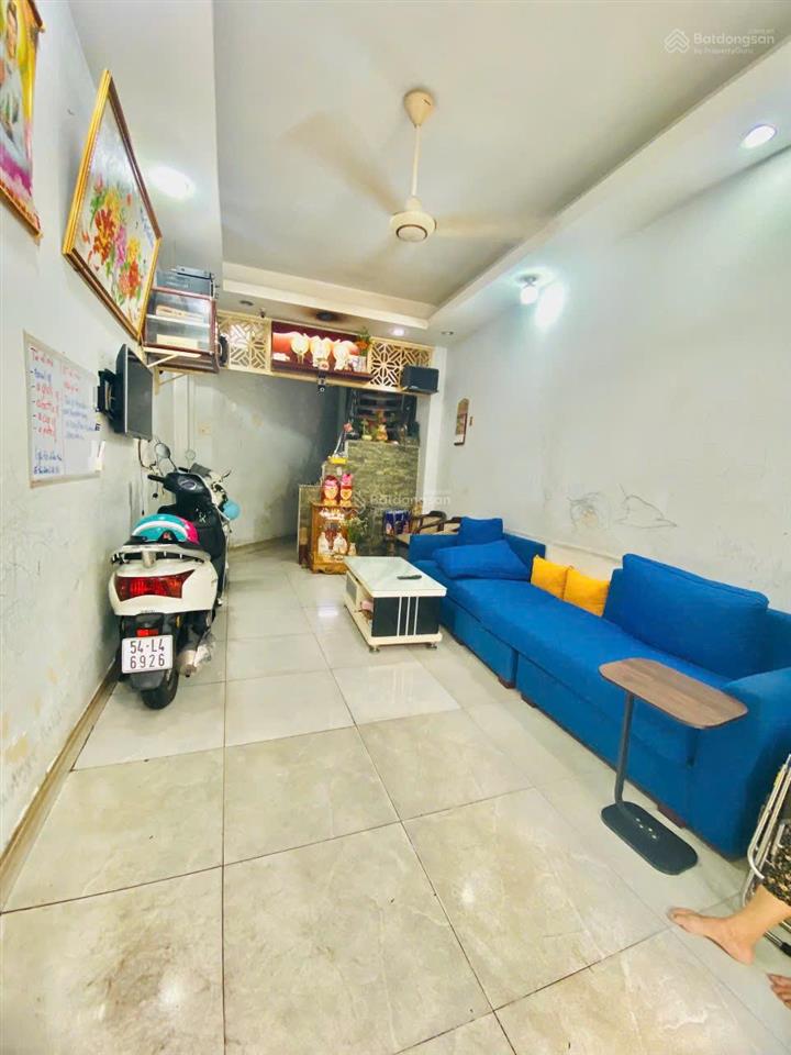 Nhà riêng chính chủ đang cần ra nhanh nên bán với giá rất thấp so với thị trường khu vực.