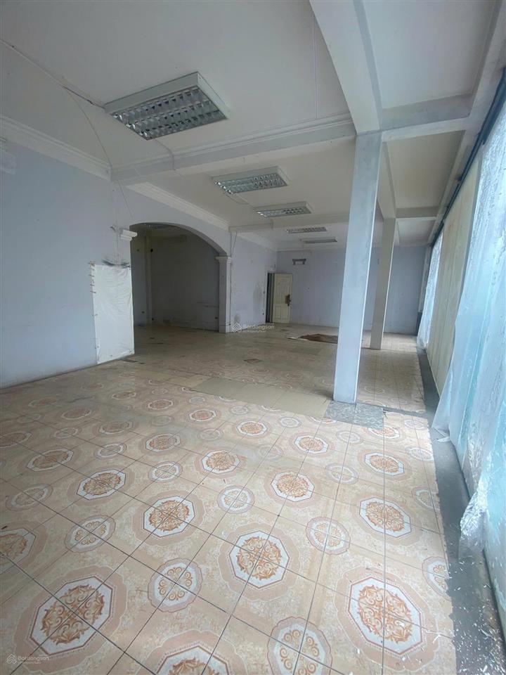 Cần cho thuê nhà mặt phố trần thái tông 100m x3 tầng mt 12m