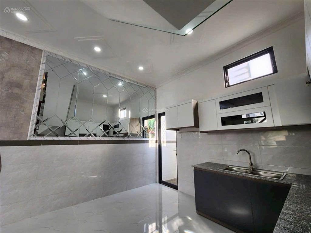 Nhà đẹp 3 tầng hẻm xe hơi gần trục đường huỳnh tấn phát