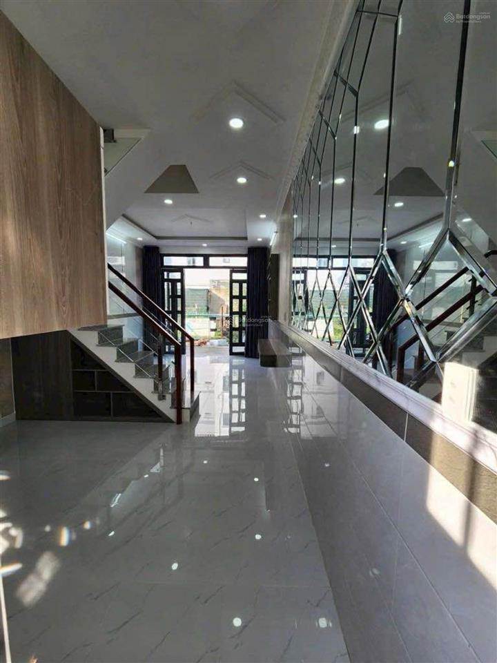 Nhà đẹp 3 tầng hẻm xe hơi gần trục đường huỳnh tấn phát