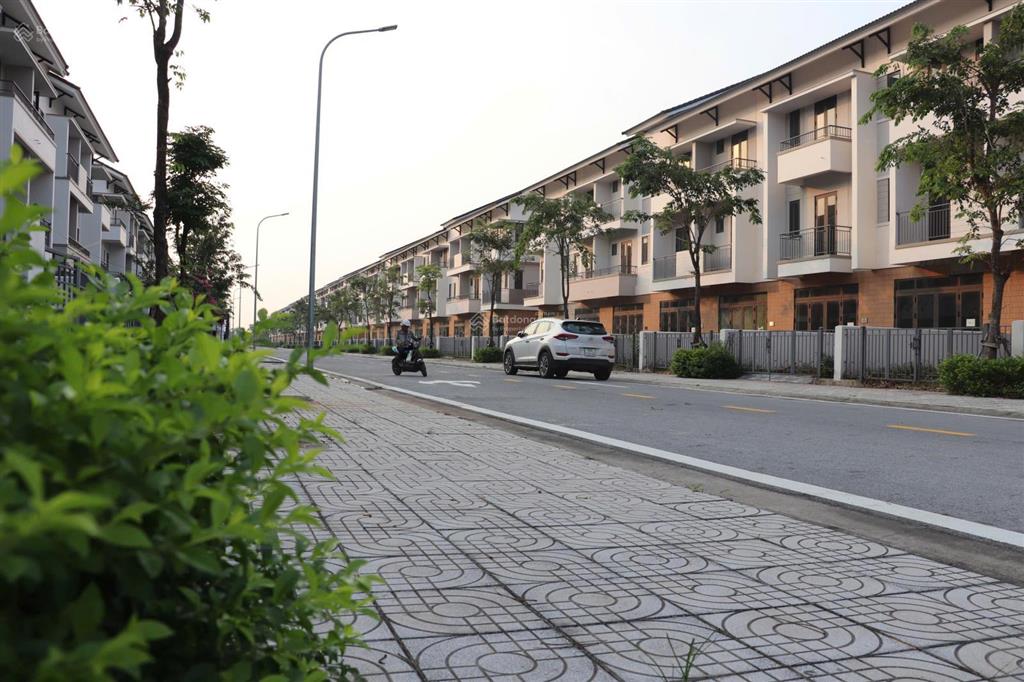 Nhượng lại căn nhà phố giá chỉ bằng căn chung cư hà nội, cho thuê ngay 25 triệu/ tháng
