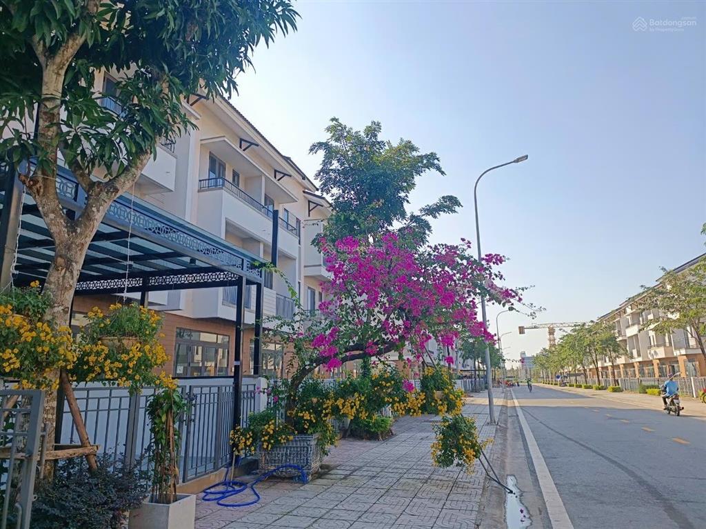 Chỉ từ 6,** tỷ sở hữu nhà phố 3 tầng mặt đường lớn, cho thuê ngay 300tr/năm.  0963 207 ***