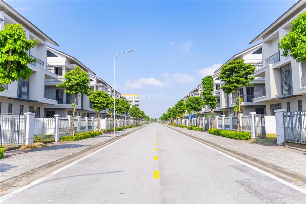 Chỉ từ 6,** tỷ sở hữu nhà phố 3 tầng mặt đường lớn, cho thuê ngay 300tr/năm.  0963 207 ***