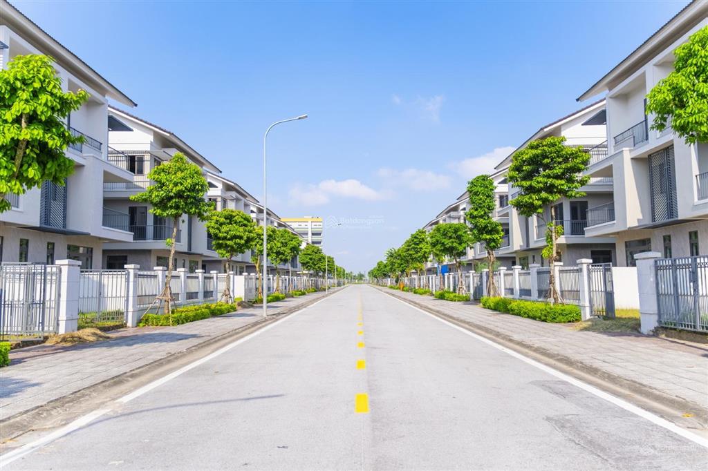 Hiếm có 01 căn hàng ngoại giao giá gốc cđt chỉ 11,8 tỷ, sát ngay hà nội.  0963 207 ***