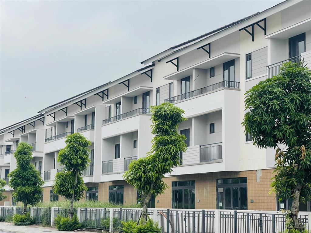 Hiếm có 01 căn hàng ngoại giao giá gốc cđt chỉ 11,8 tỷ, sát ngay hà nội.  0963 207 ***