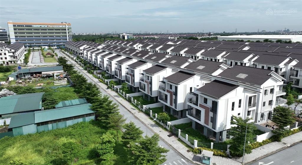 Chính chủ giảm ngay 1 tỷ căn biệt thự song lập 180m2 tại centa riverside, di chuyển hồ tây 15 phút