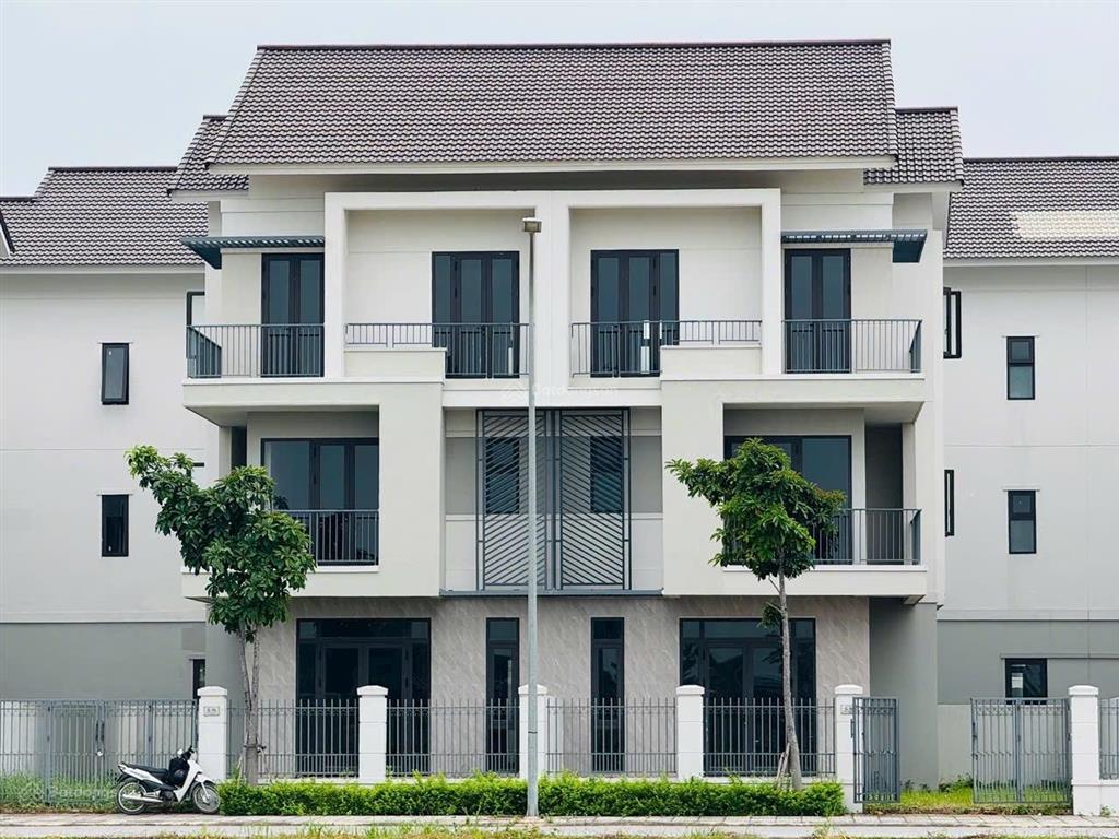 Chính chủ giảm ngay 1 tỷ căn biệt thự song lập 180m2 tại centa riverside, di chuyển hồ tây 15 phút