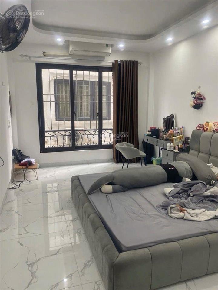 Bán nhà phố khương trung thanh xuân mới coong 5 tầng  3 ngủ dt 32m2  5 tầng  5,9 tỷ