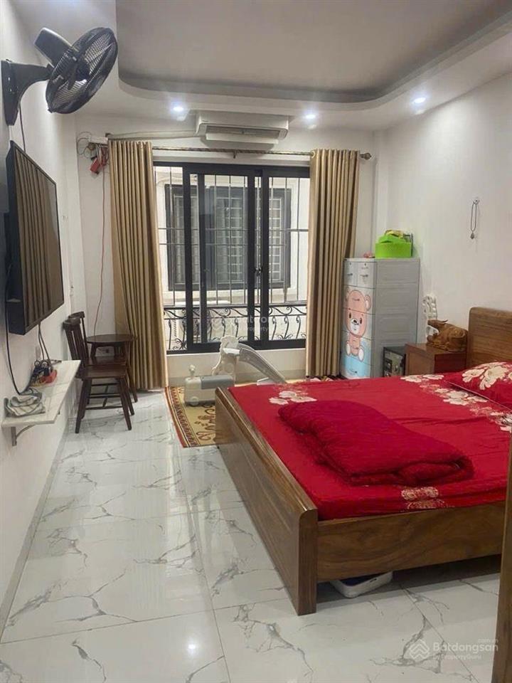 Bán nhà phố khương trung thanh xuân mới coong 5 tầng  3 ngủ dt 32m2  5 tầng  5,9 tỷ