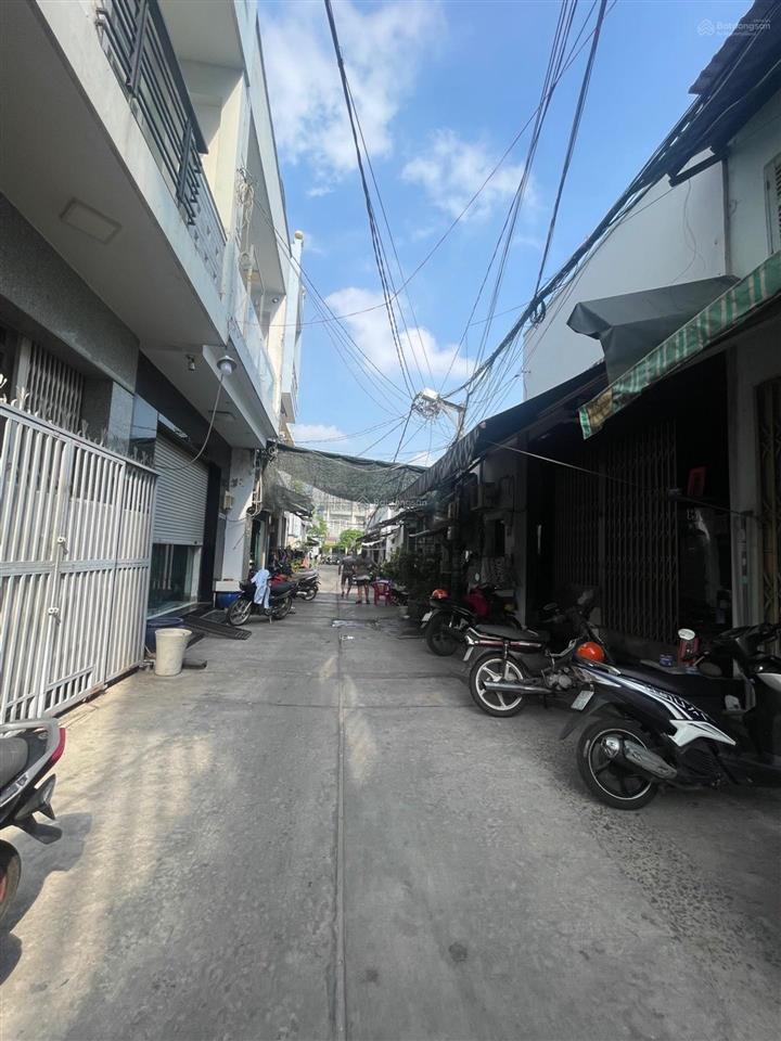 Nhà mới 3 tầng full nội thất ngay khu vip tên lửa chỉ nhỉnh 3 tỷ tkrs74bx