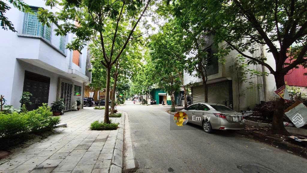 Chính chủ bán đất vạn phúctrước nhà 2 ôtô tránhvỉa hè kinh doanhhàng xóm quan chứcdt50mgiá4tỷ3